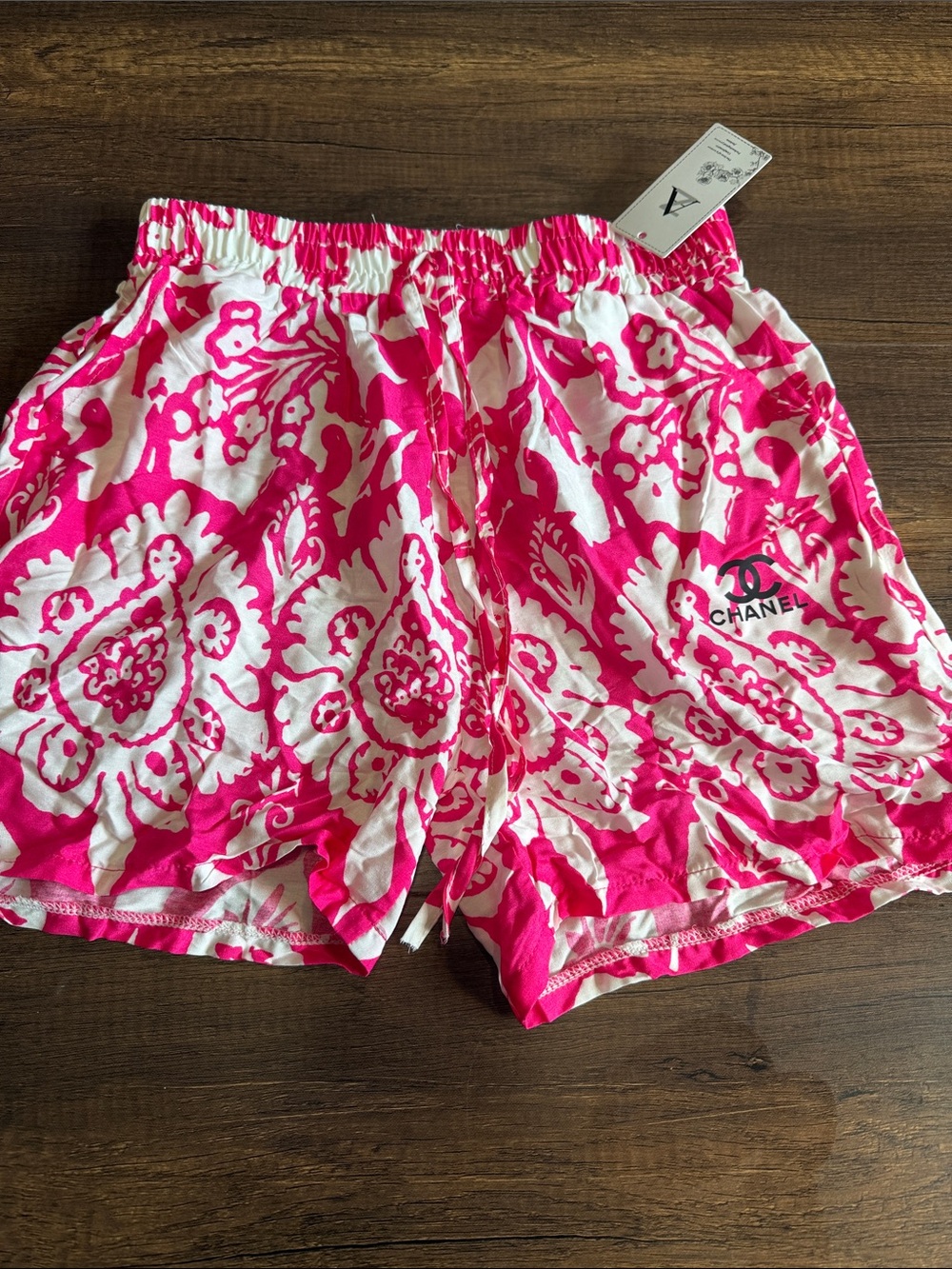Pink & White Floral Print Women’s Casual Shorts